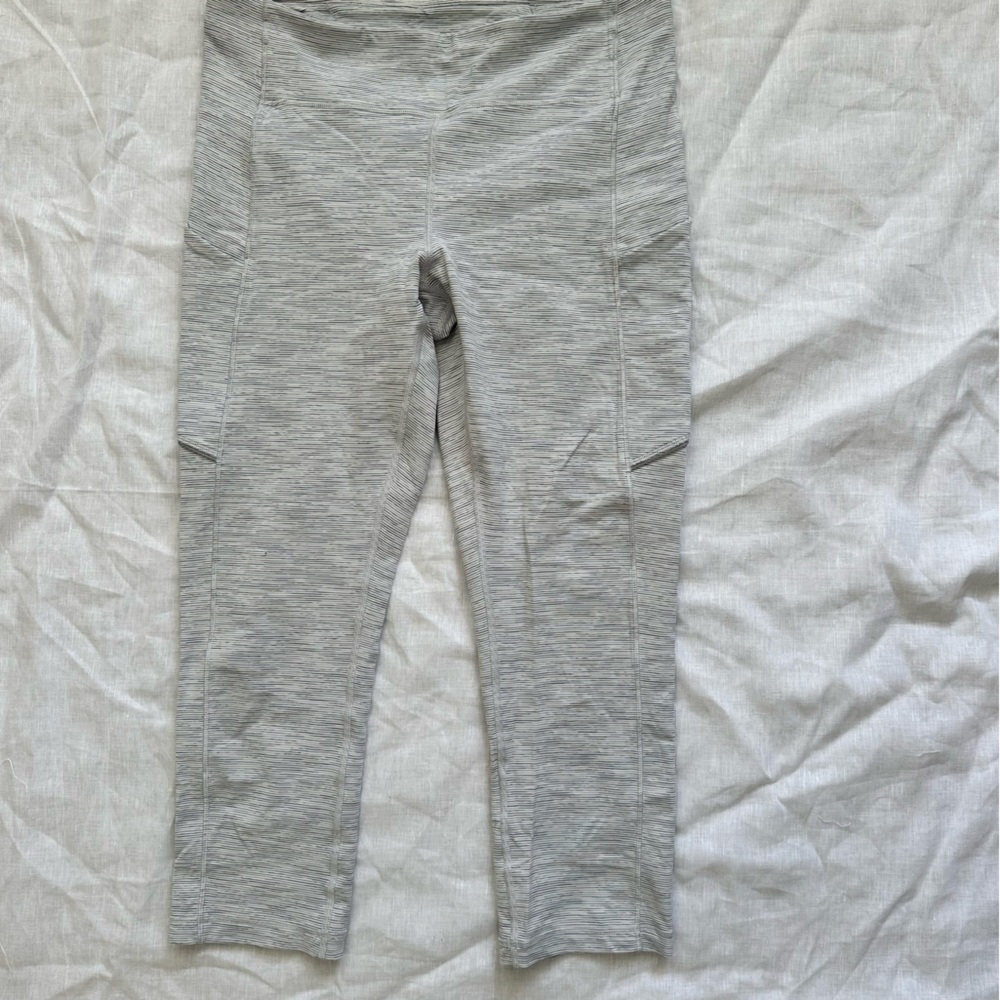 Lululemon lapsed up crop 21” - We Are From Space Nimbus Battleship - size 8